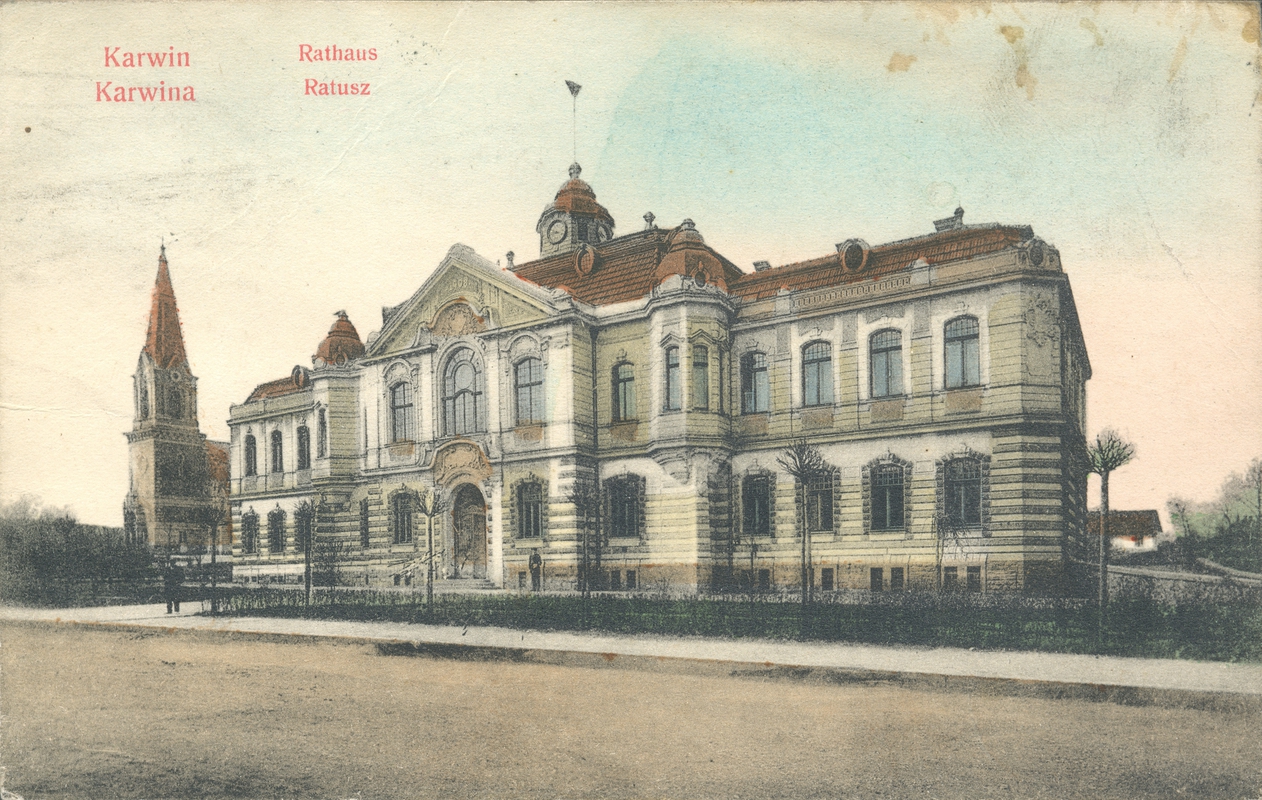 Městská radnice na dobové pohlednici
