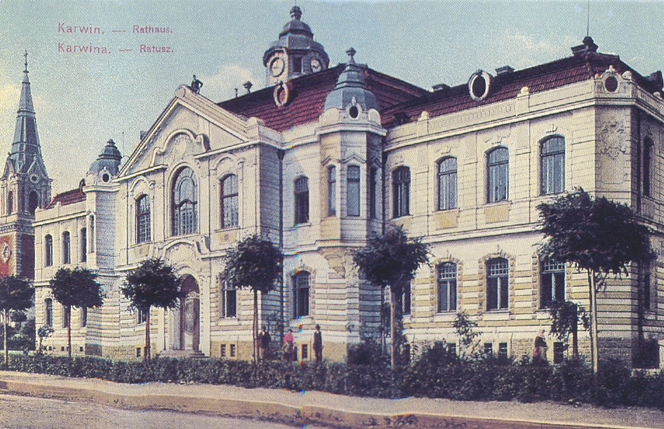 Městská radnice na dobové pohlednici