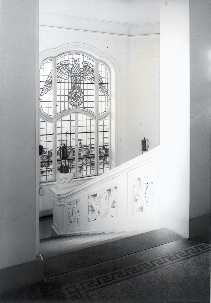 Interiér radnice v době německé okupace (Fotograf: R. Kristen, asi 1940)