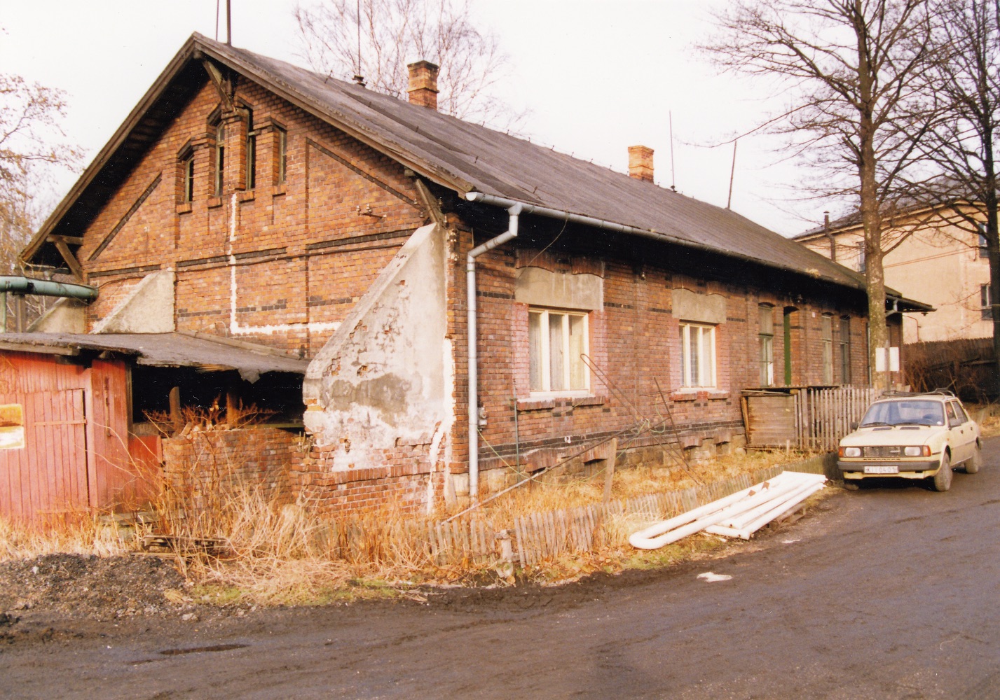 Objekt čp. 1150 na fotografii z roku 1999