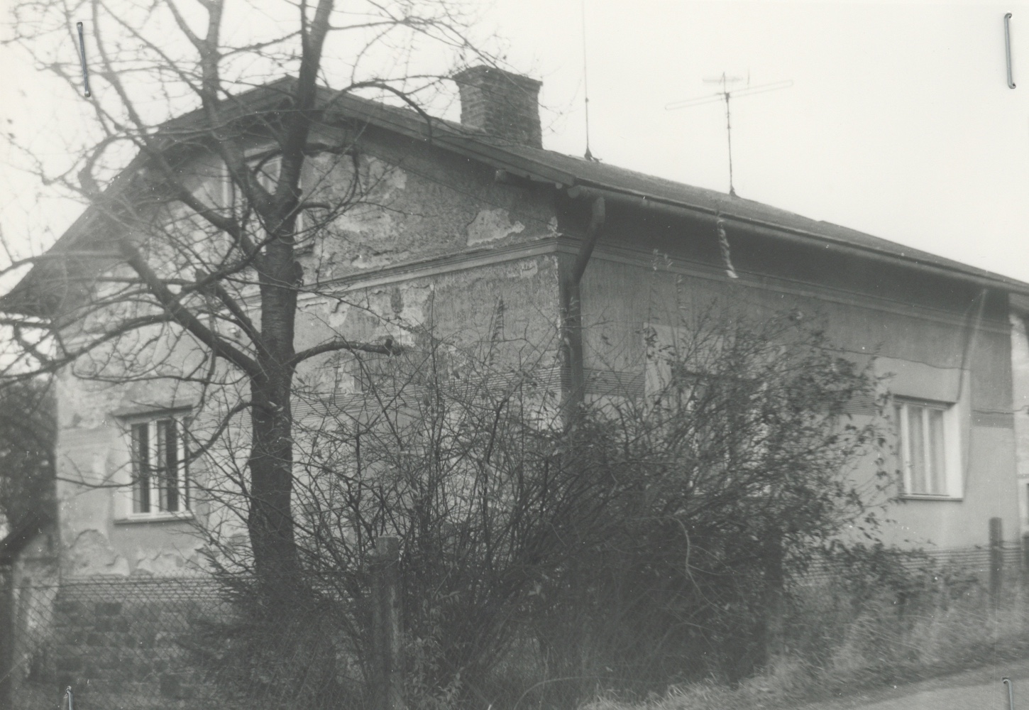 Dům čp. 1232 na fotografii z roku 1989