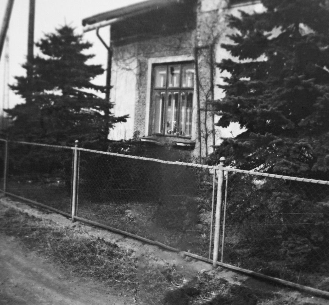 Dům čp. 1236 (s laskavým svolením p. Karla Pastuszka, ze soukromé sbírky)