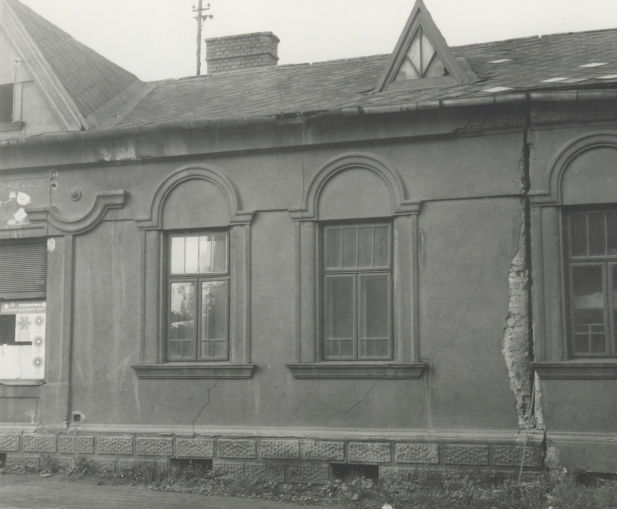 Dům čp. 1244 (Řeznictví Silvester Molenda) na fotografii z roku 1973