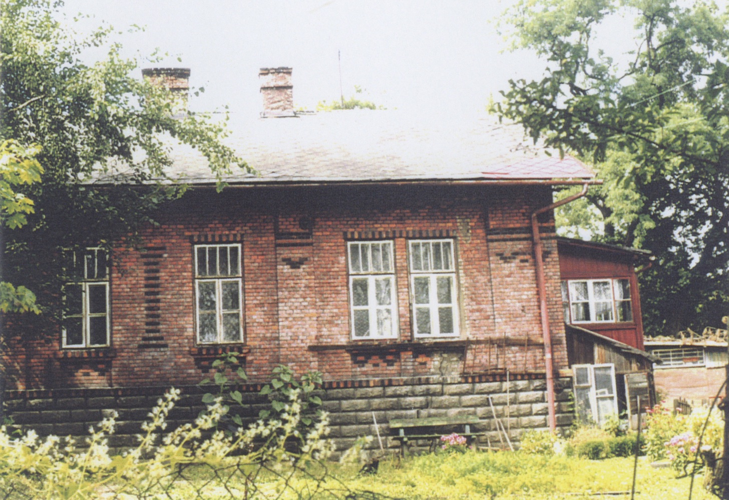 Dům čp. 1282 na snímku z roku 1999