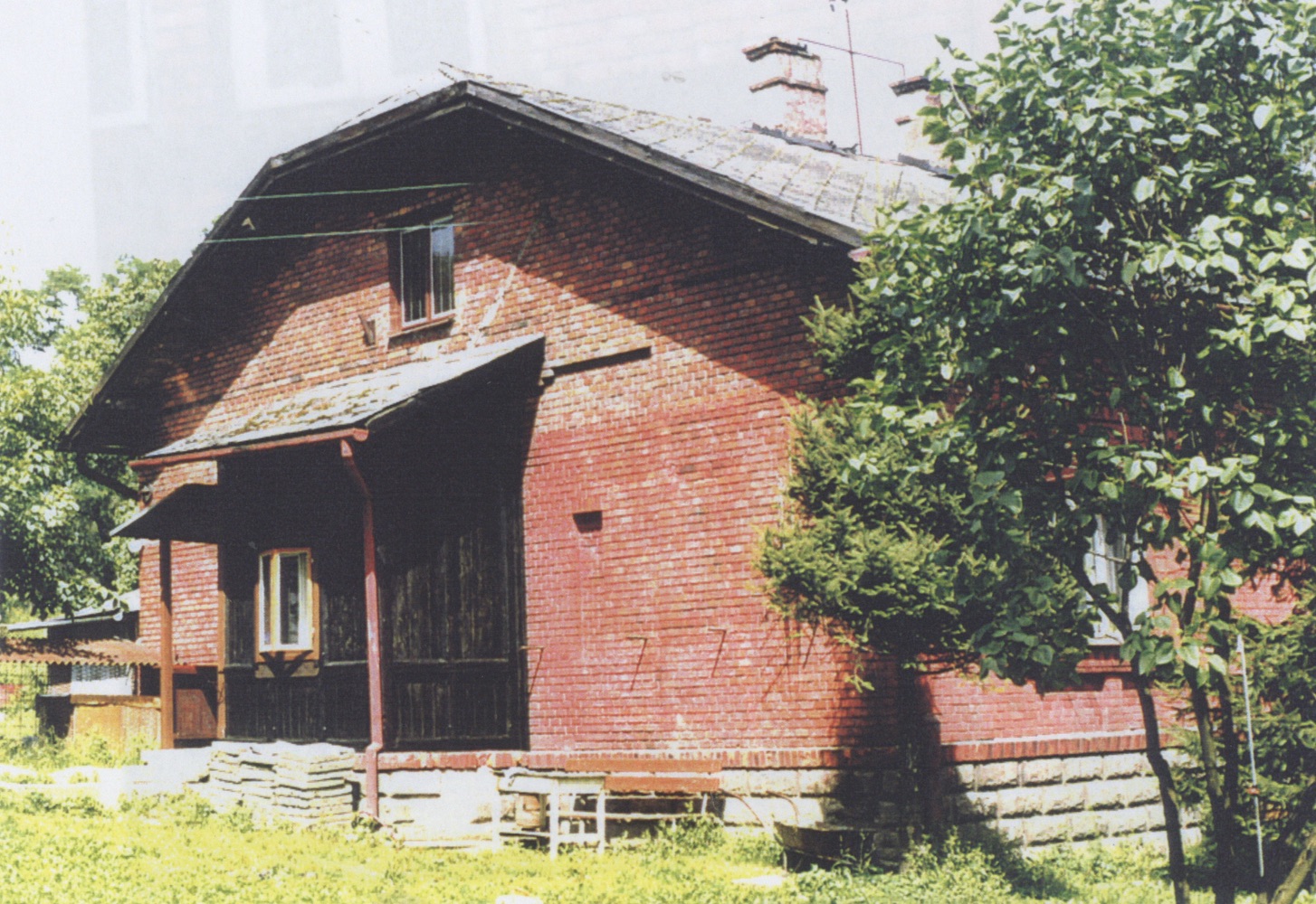 Dům čp. 1282 na snímku z roku 1999