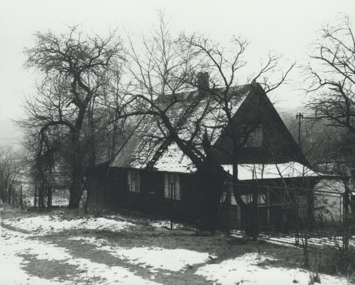 Dům čp. 129 na fotografii z roku 1975