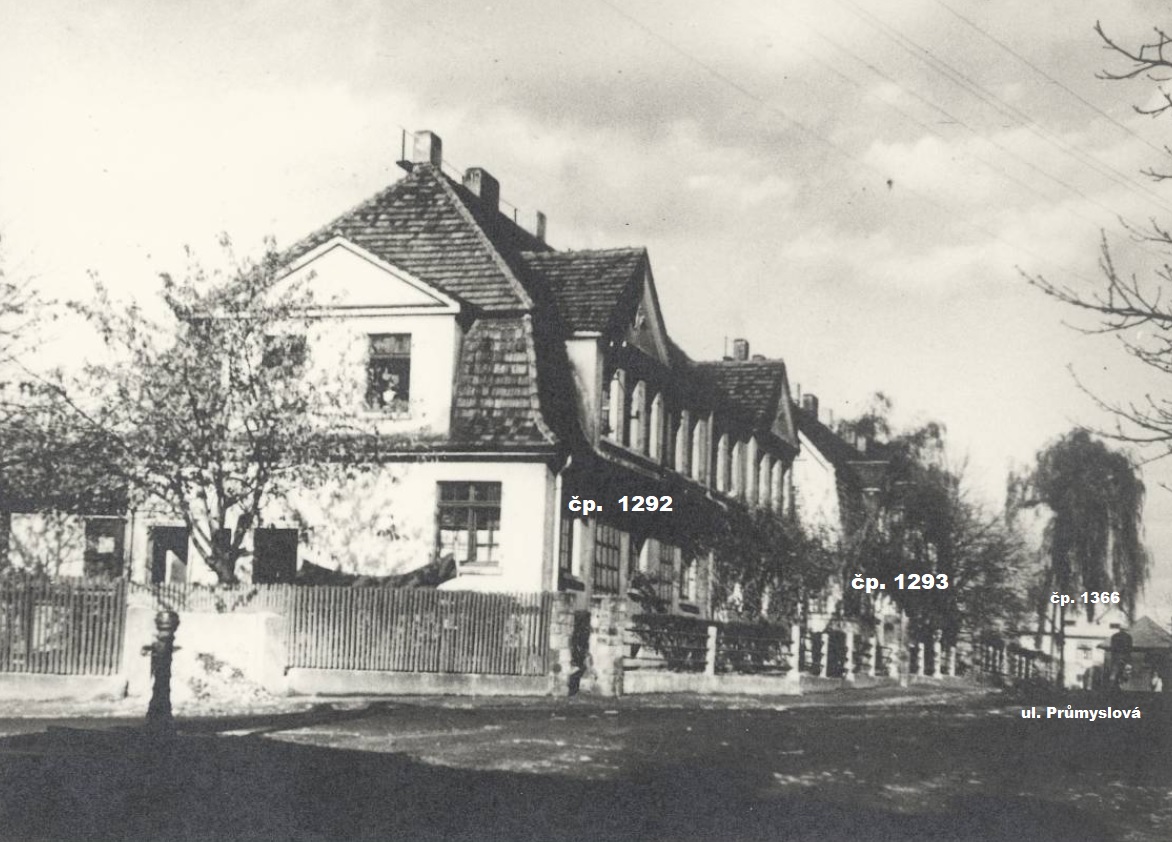Průmyslová ulice v Lesní kolonii -Nový Jork (Identifikace fotografie a označení čísel popisných: Petr Bindač)