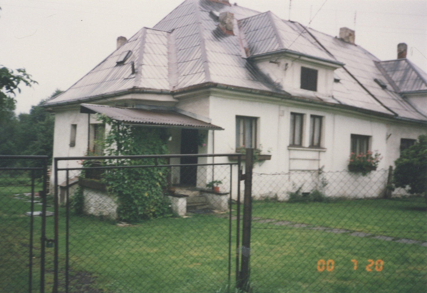 Dům čp. 1370 na fotografii z roku 2000