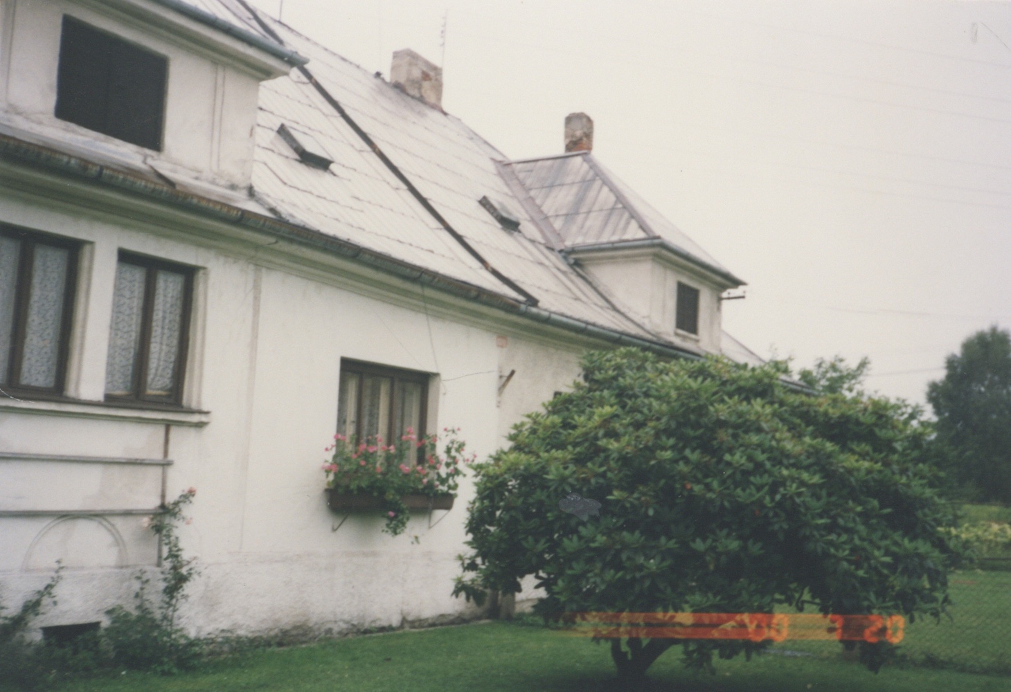 Dům čp. 1370 na fotografii z roku 2000