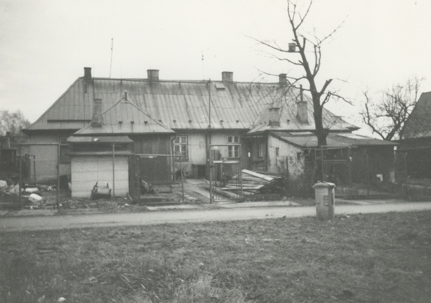 Dům čp. 1386 na fotografii z roku 1993
