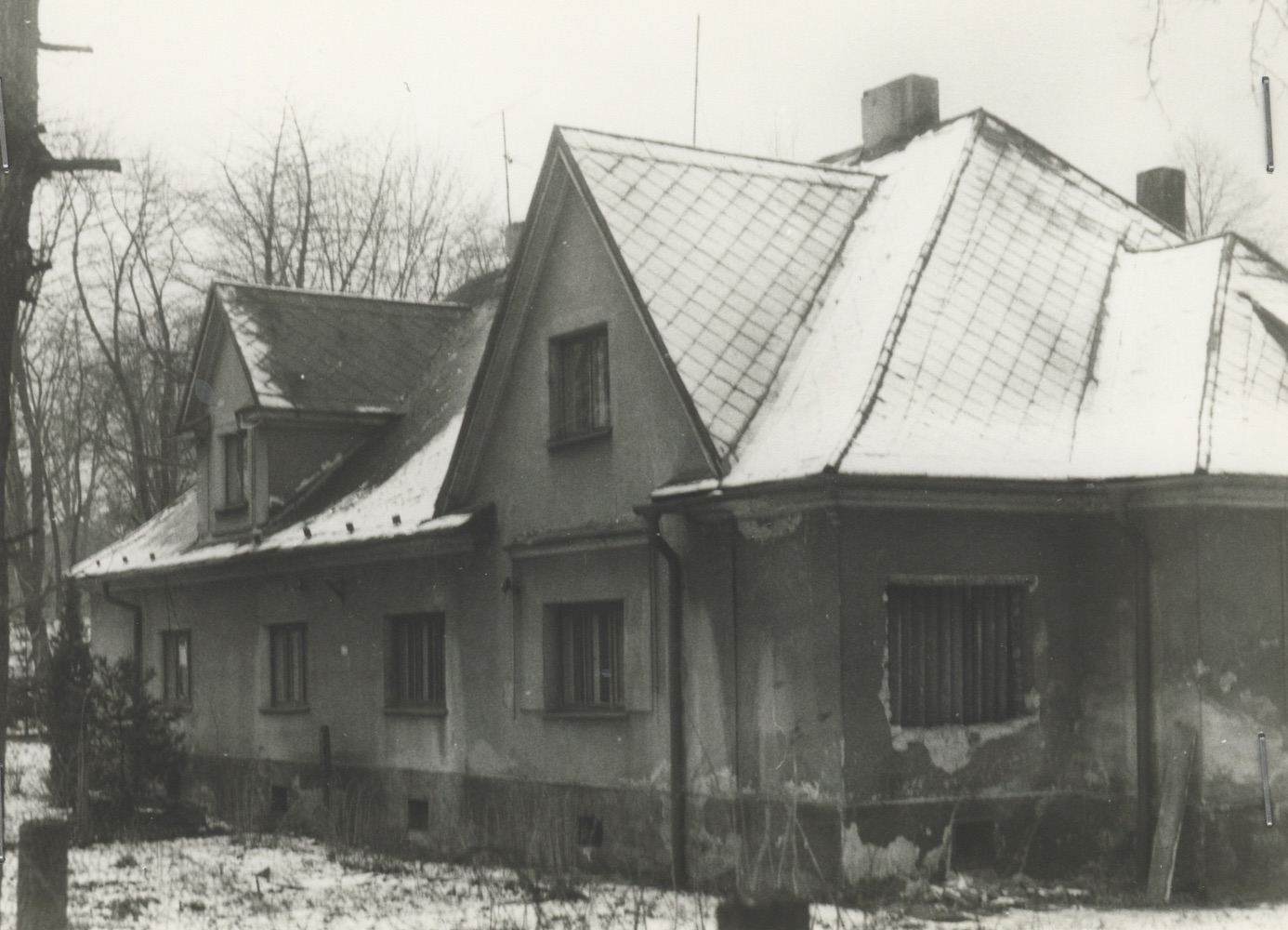Dům čp. 1402 na fotografii z roku 1984