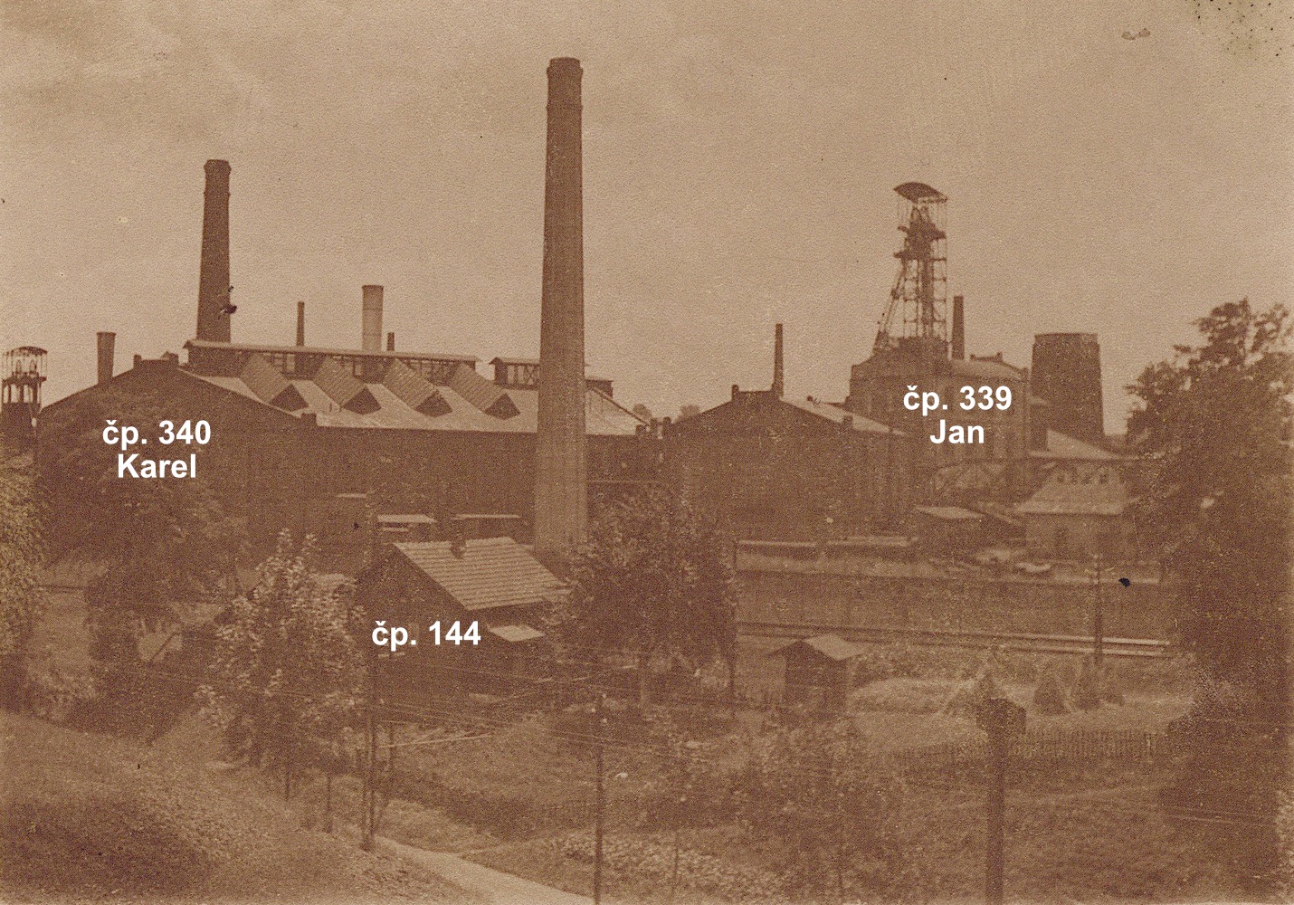 Domek čp. 144, na snímku z roku 1947. (Lokalizace fotografie a vyznačení čísel popisných: Petr Bindač)