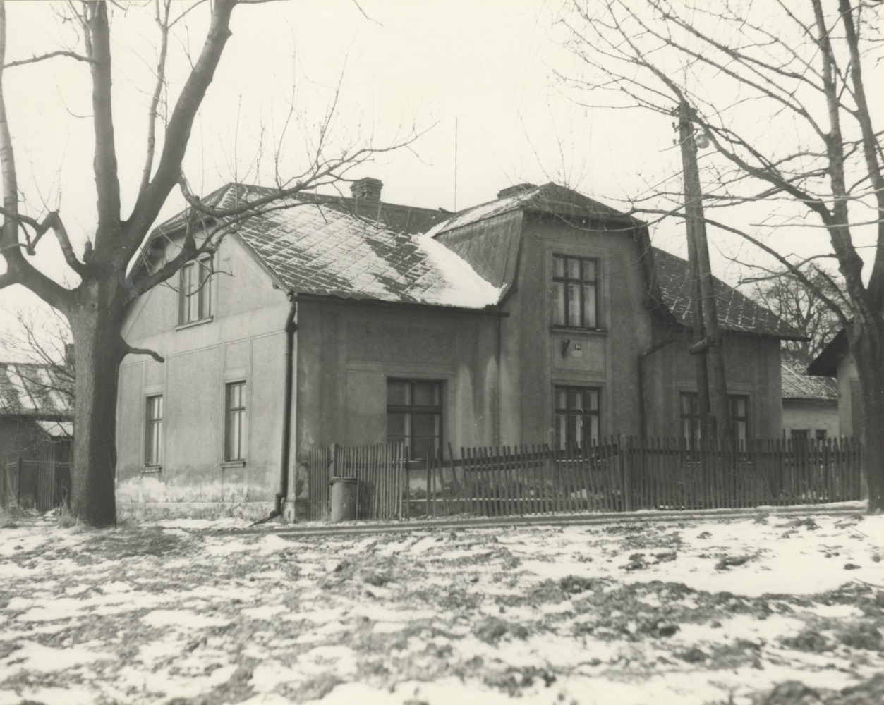 Dům čp. 1443 na fotografii z roku 1976