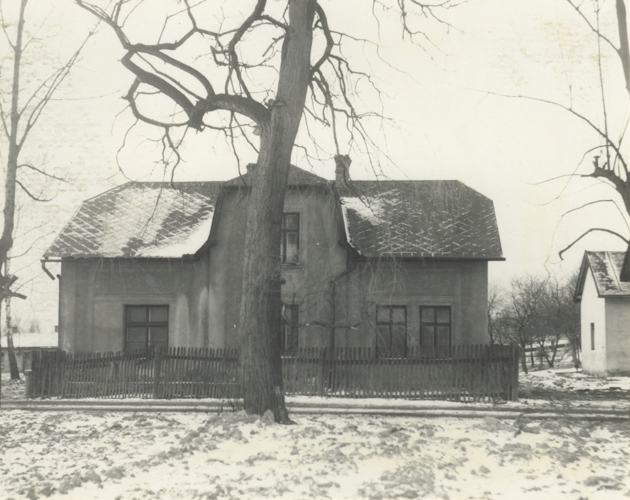 Dům čp. 1443 na fotografii z roku 1976