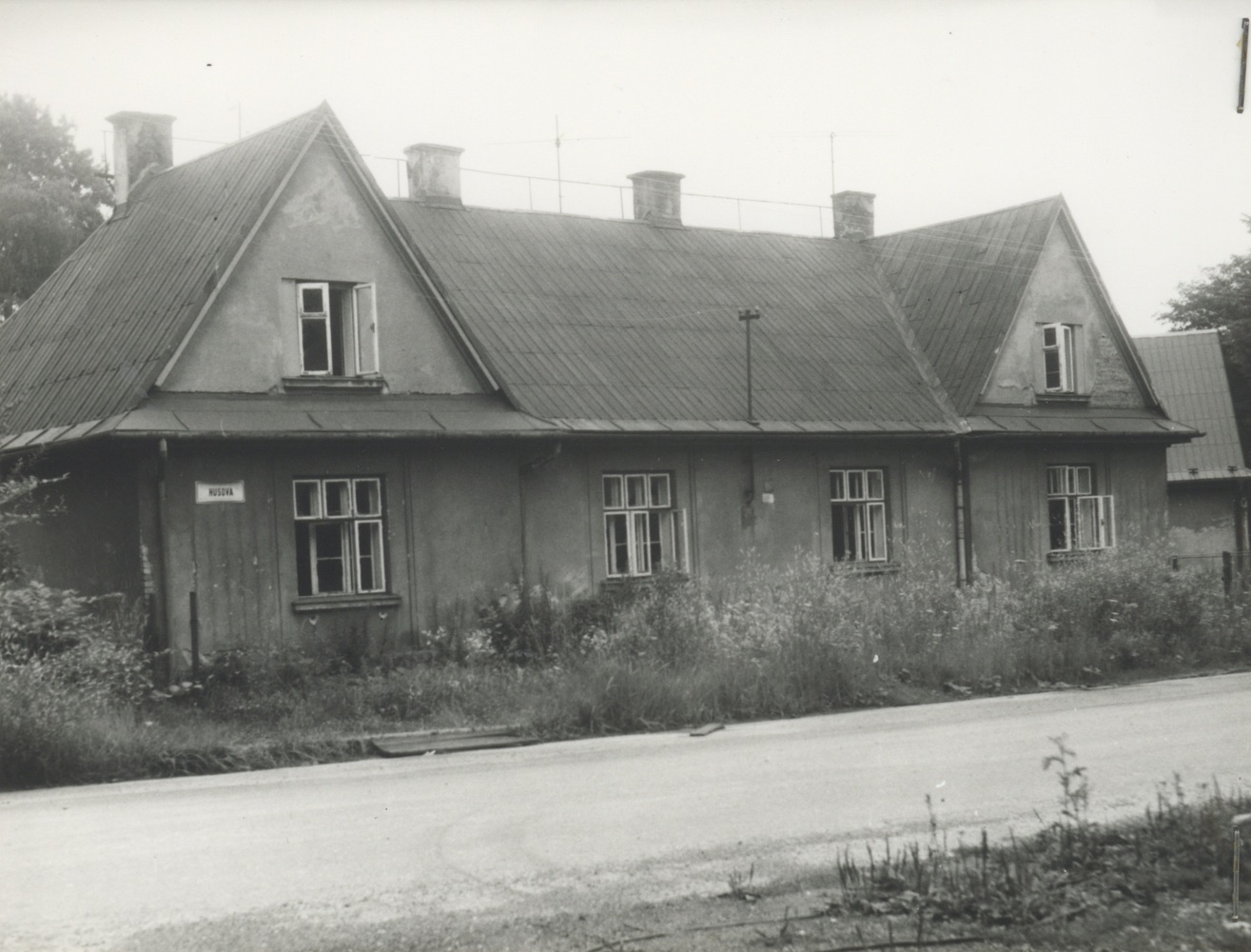 Dům čp. 1455 na fotografii z roku 1983