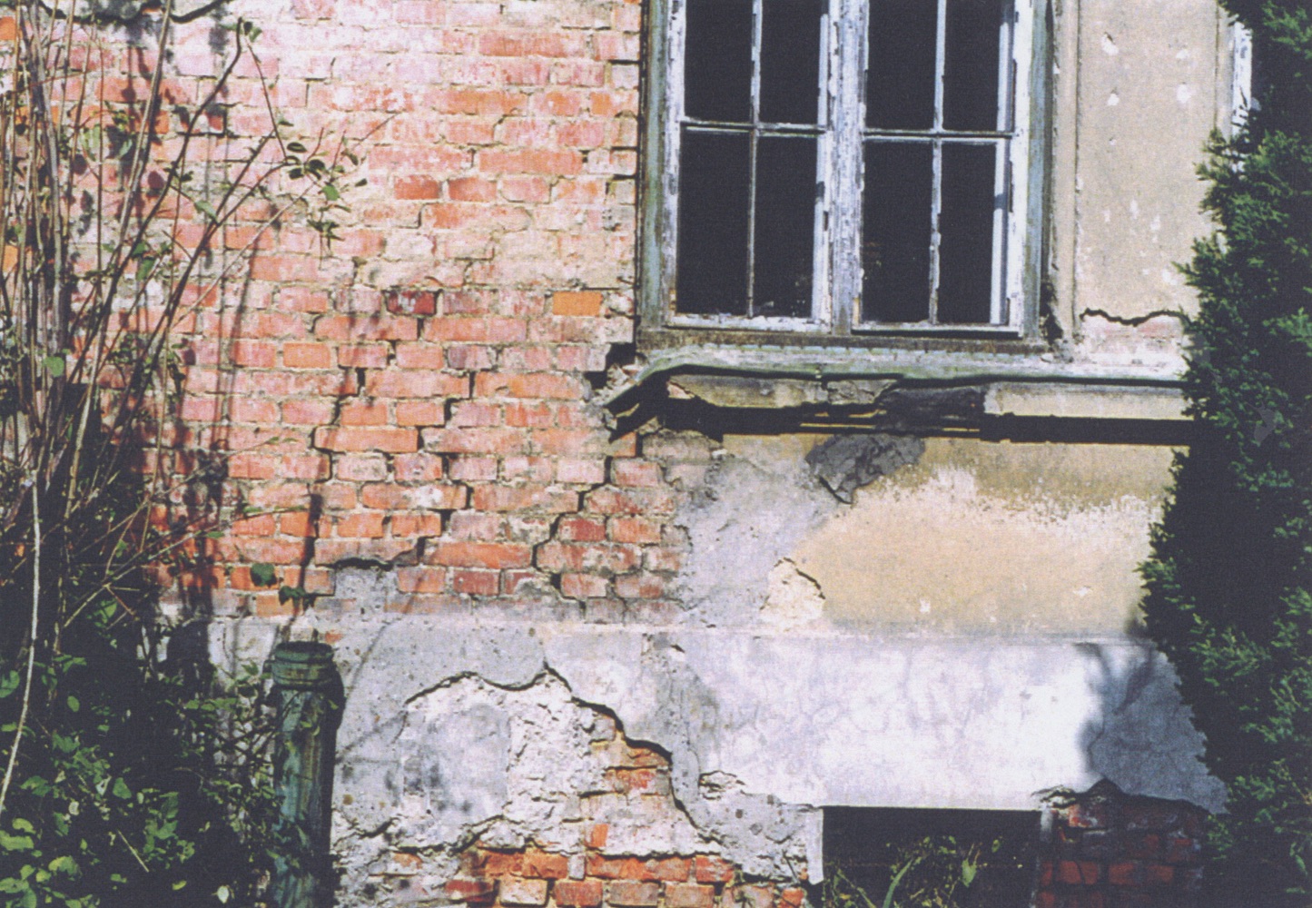 Stav domu čp. 1465 v roce 2000