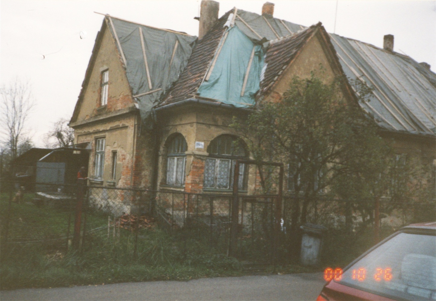 Dům čp. 1465 na fotografii z roku 2000