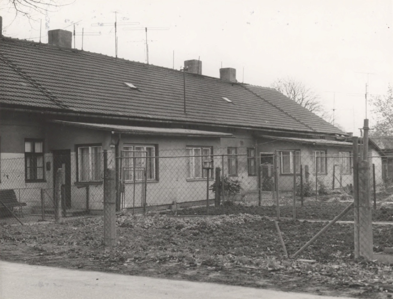 Dům čp. 1537 (později čp. 2093). Identifikace fotografie: Jan Polakovič
