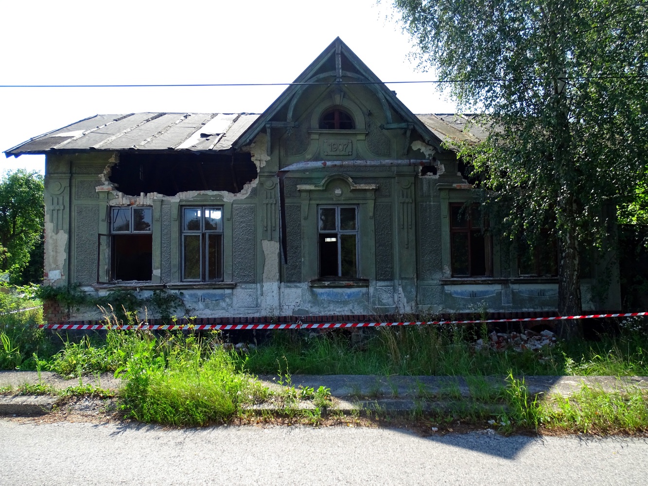 Dům čp. 1550 (později čp. 2099), stav v červnu 2016 (Se svolením autora fotografie p. J. Polakoviče, ze soukromé sbírky)