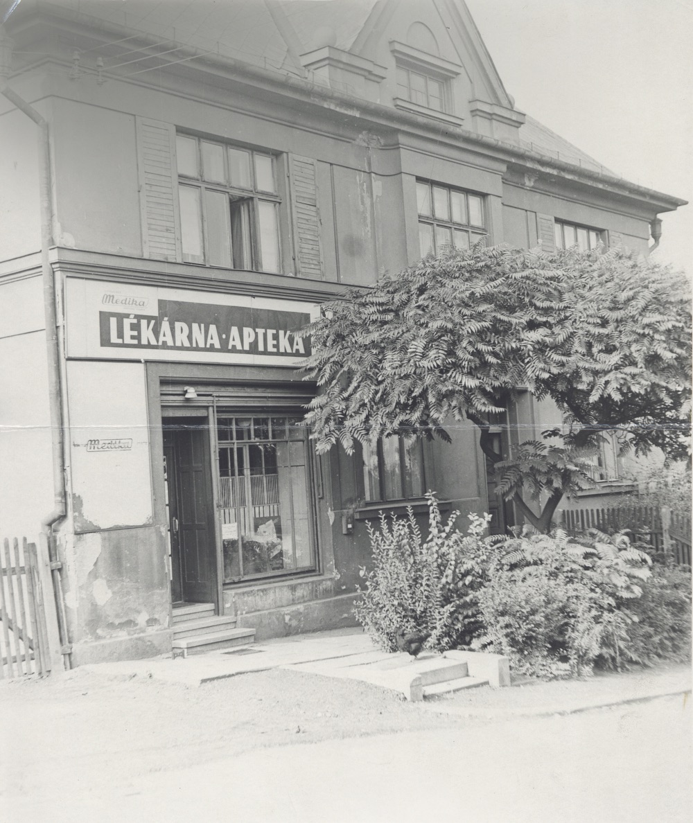 Lékárna Václavík (čp. 1586)