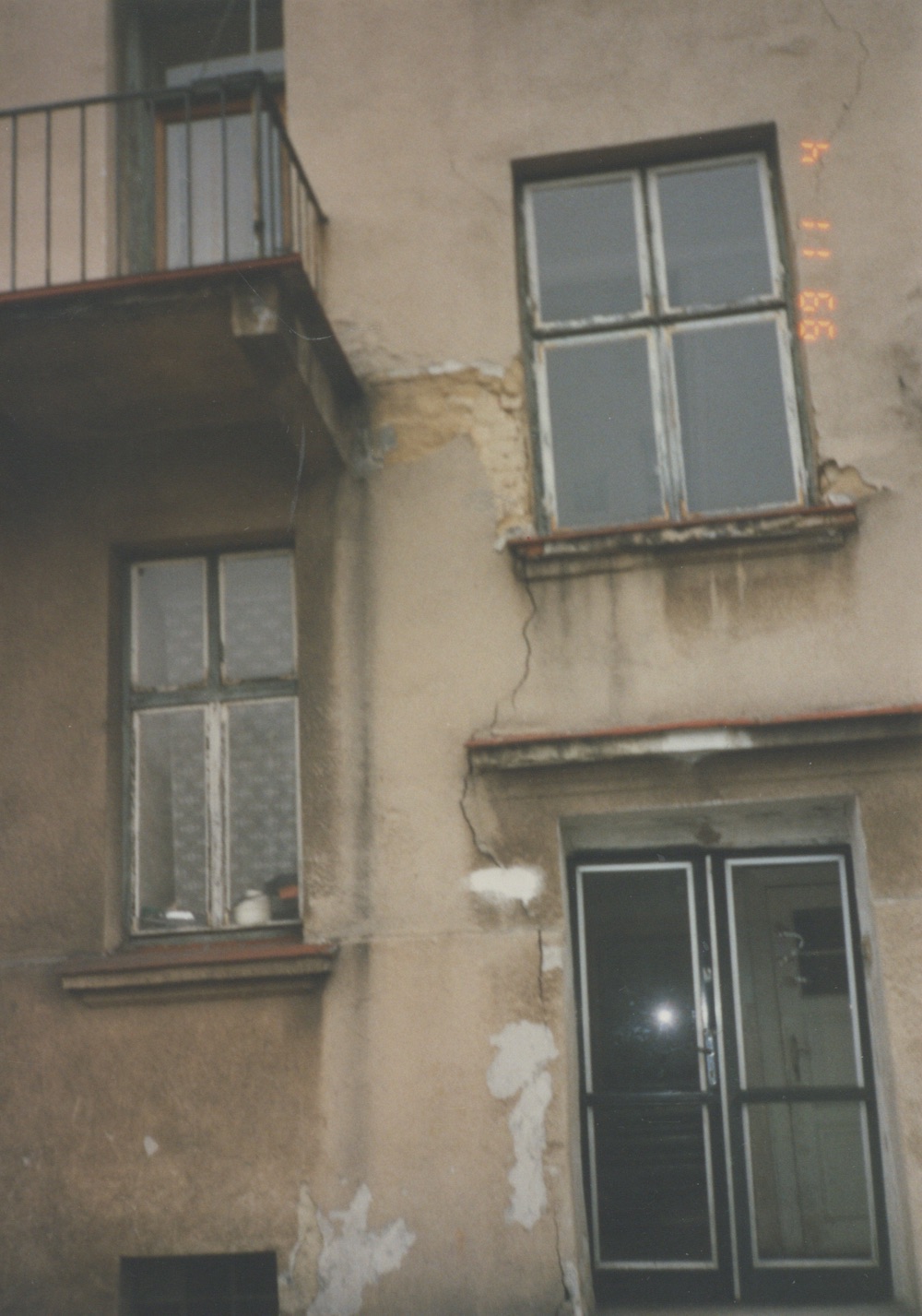 Stav domu čp. 1605 v roce 1999