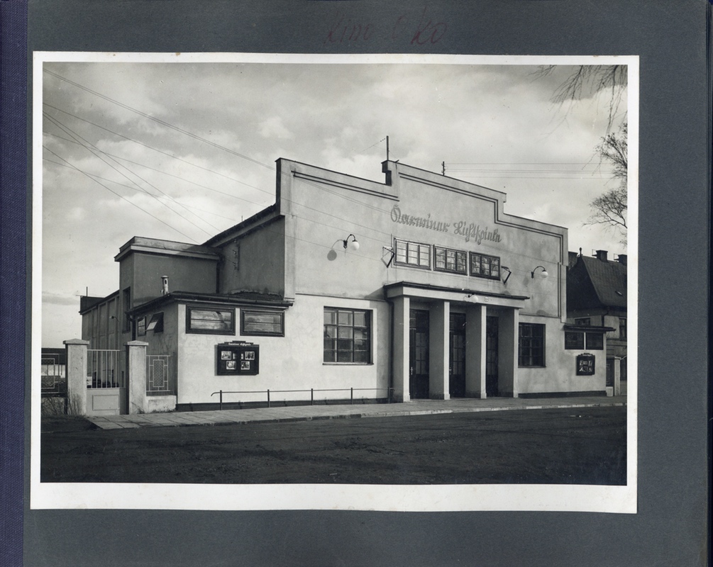 Z fotoalba věnovaného Kinu OKO (dříve Central) v době nacistické okupace (autor: R. Kristen, 1940)