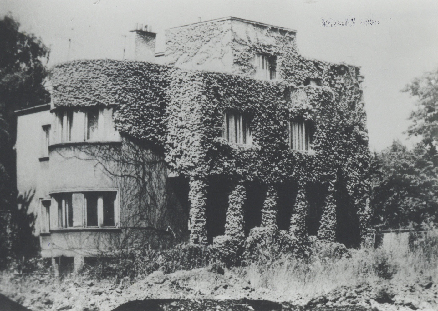 Dům stavitele a prvního předsedy MNV Karvinná (v květnu 1945) p. Václava Kadlece (čp. 1618)
