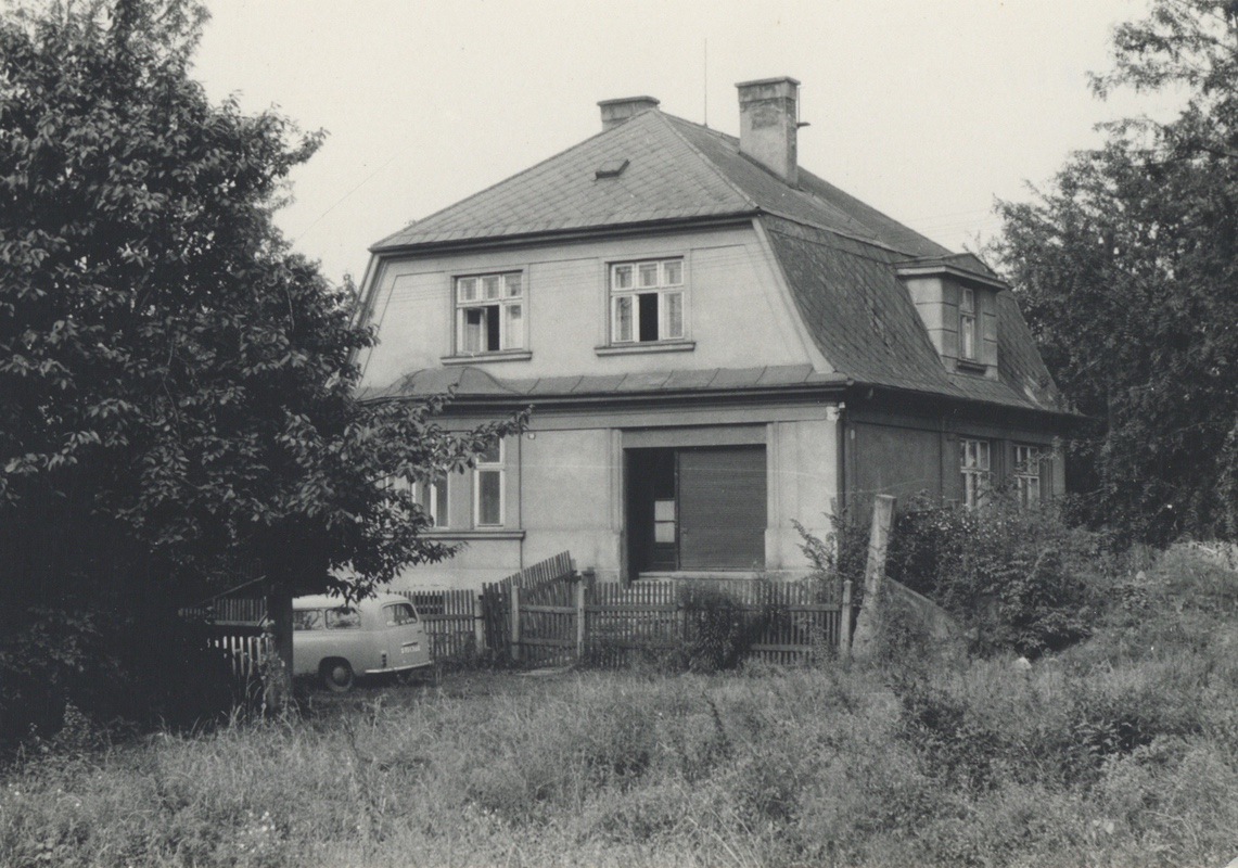Krejčovství Josef Bednář (dům čp. 1622), 28.9.1960 (S laskavým svolením p. Hany Sikorové, ze soukromé sbírky)