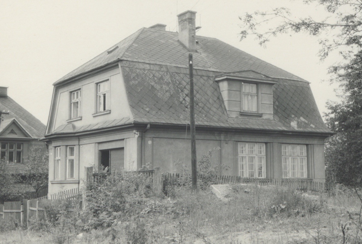 Krejčovství Josef Bednář (dům čp. 1622), 28.9.1960 (S laskavým svolením p. Hany Sikorové, ze soukromé sbírky)