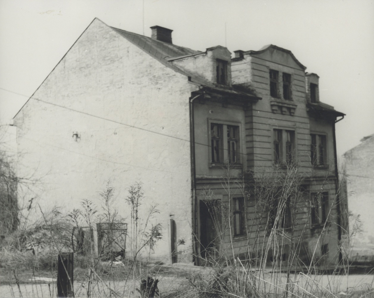 Dům čp. 1656 na snímku z roku 1973 (před demolicí)