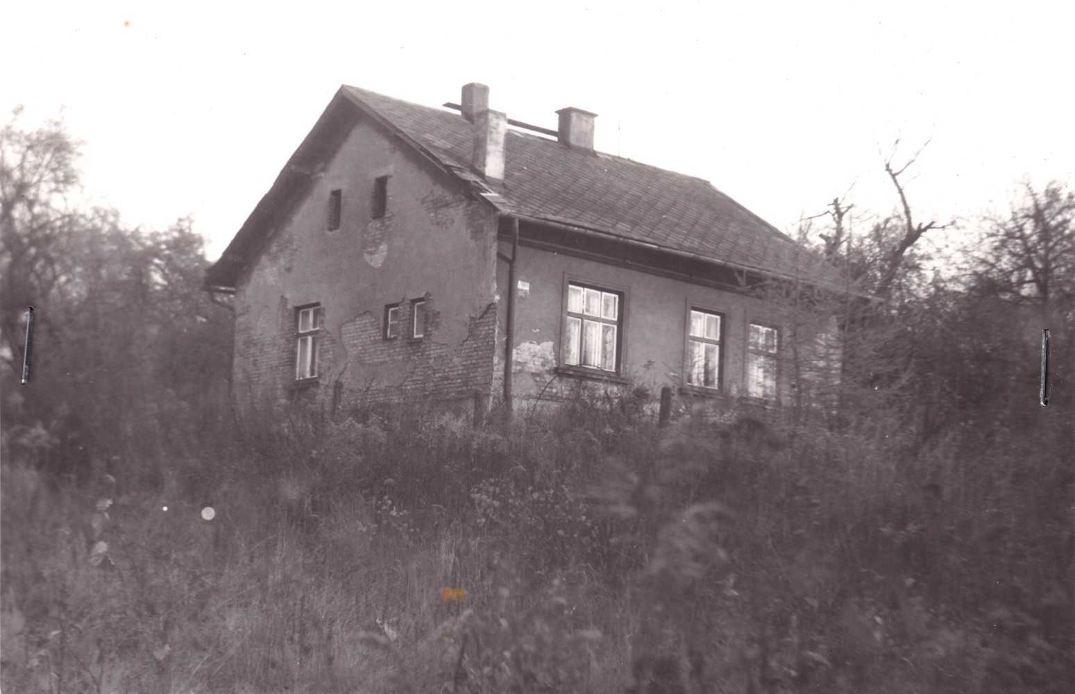 Dům čp. 1661 na snímku z roku 1988 (Za přispění p. Jana Polakoviče)