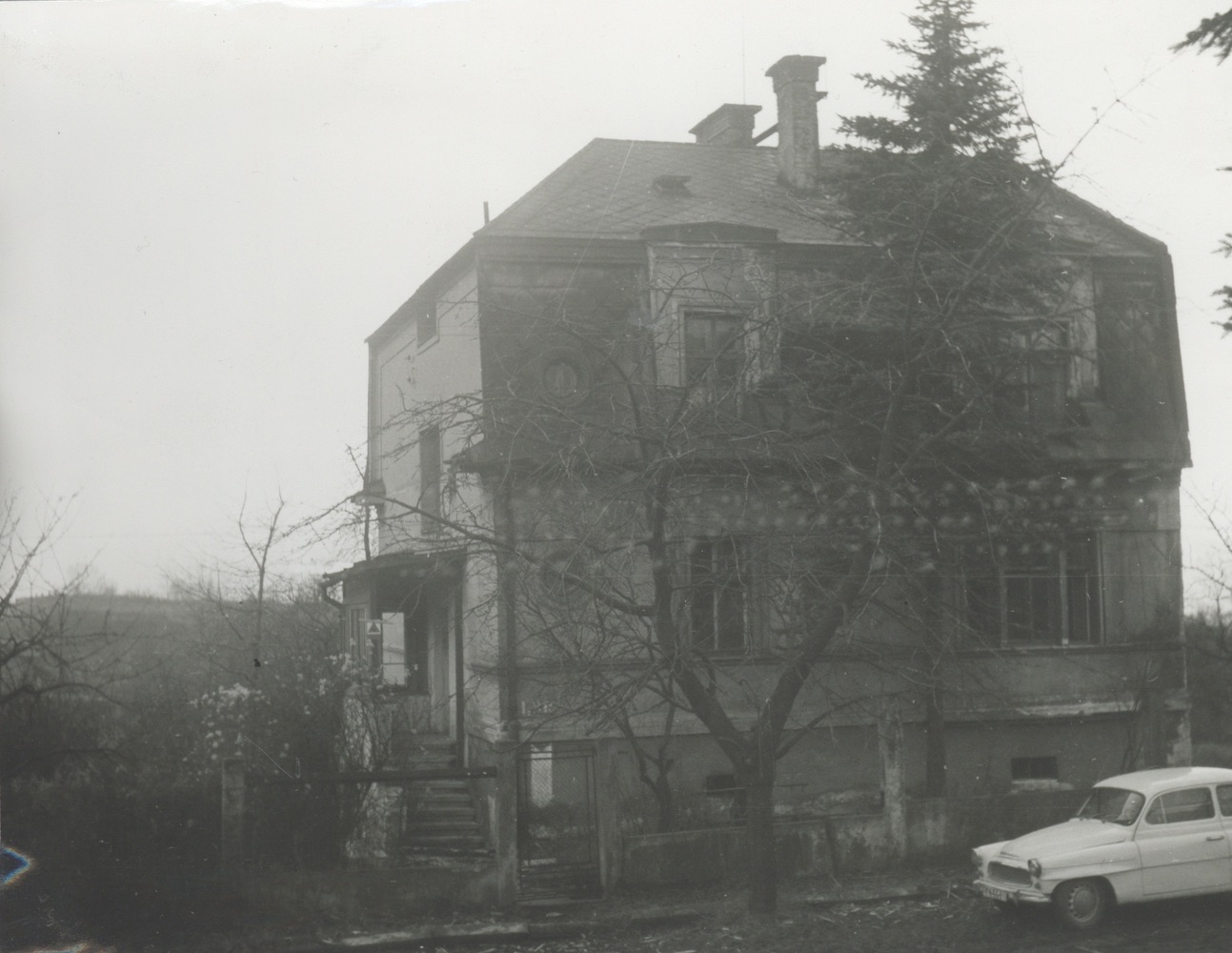 Dům čp. 1694 na fotografii z roku 1972
