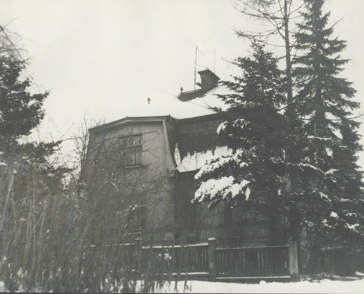 Dům čp. 1700 na snímku z roku 1968