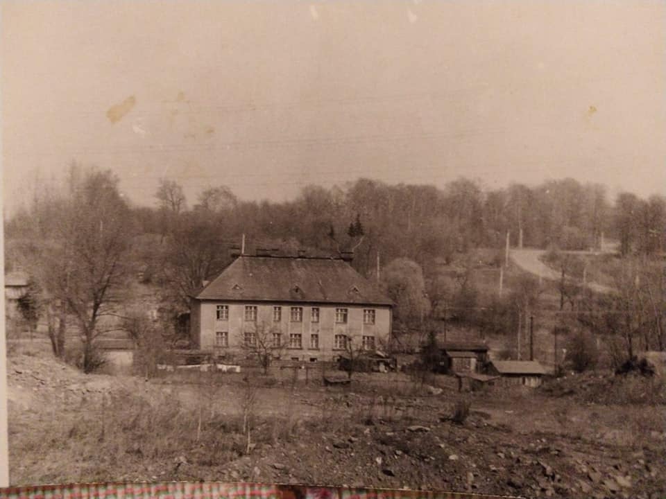 Dům čp. 1710. (Zdroj: Facebook = klik na obrázek)