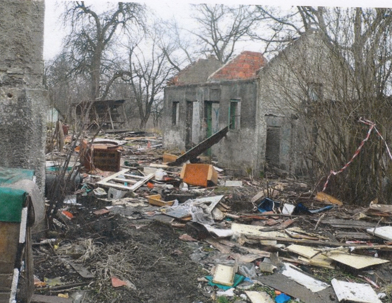 Stav domu čp. 1719 v roce 2008, před záverečnou demolicí...