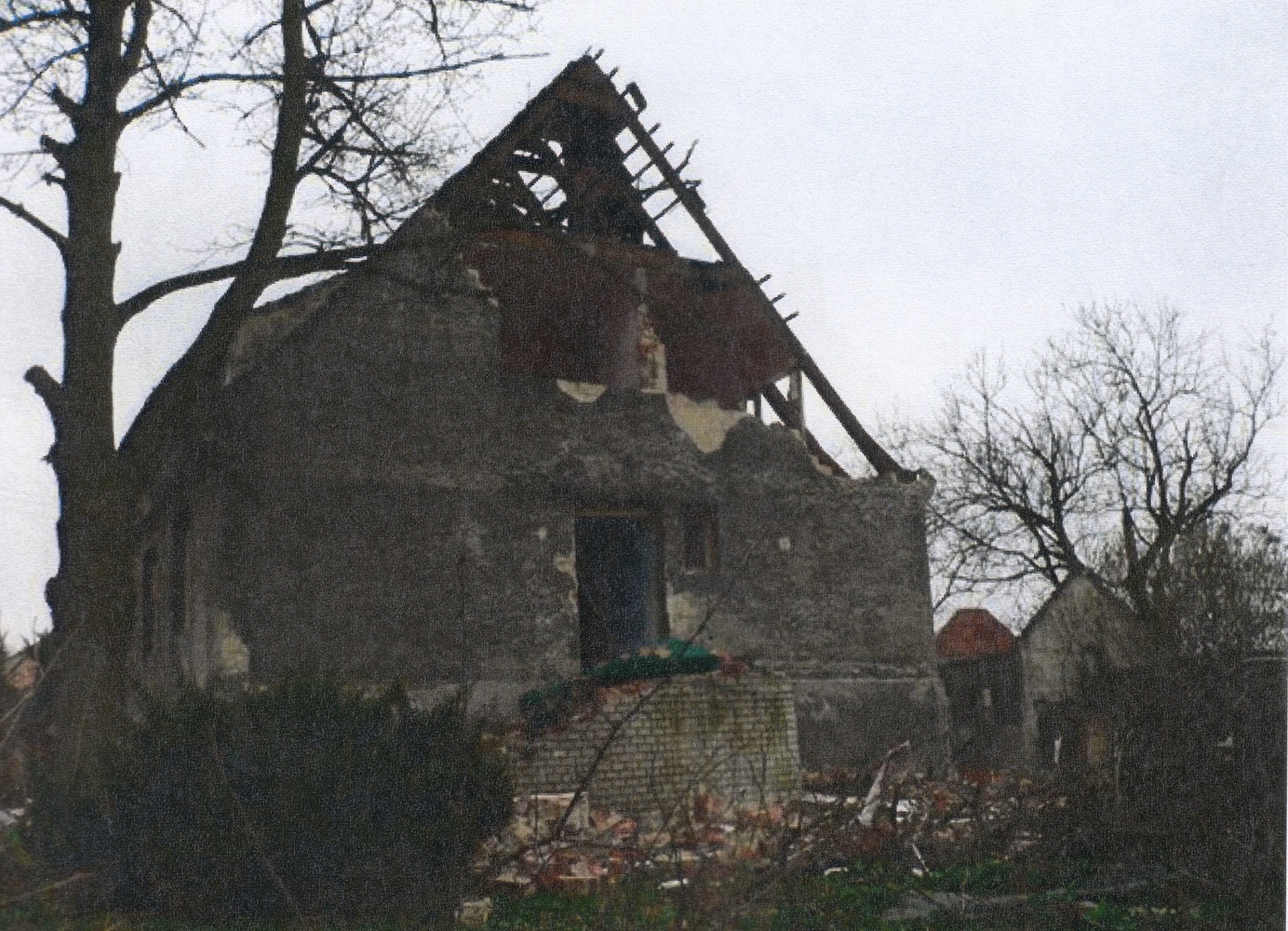 Stav domu čp. 1719 v roce 2008, před záverečnou demolicí...