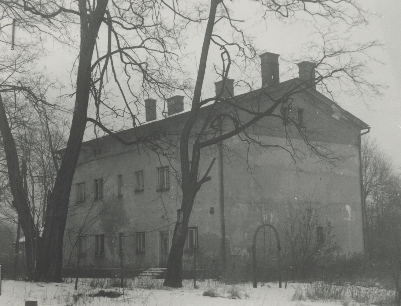 Budova Báňského inspektorátu čp. 211 na fotografii z prosince 1983