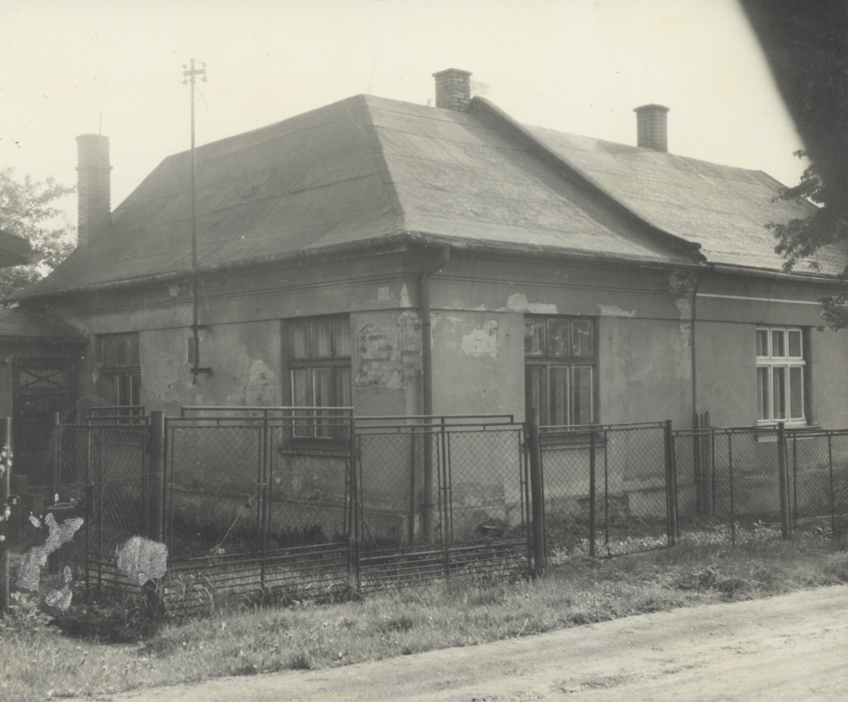 Dům čp. 239 postavený jako částečná přístavba k domu čp. 1242, včetně zámečnických dílen v roce 1935