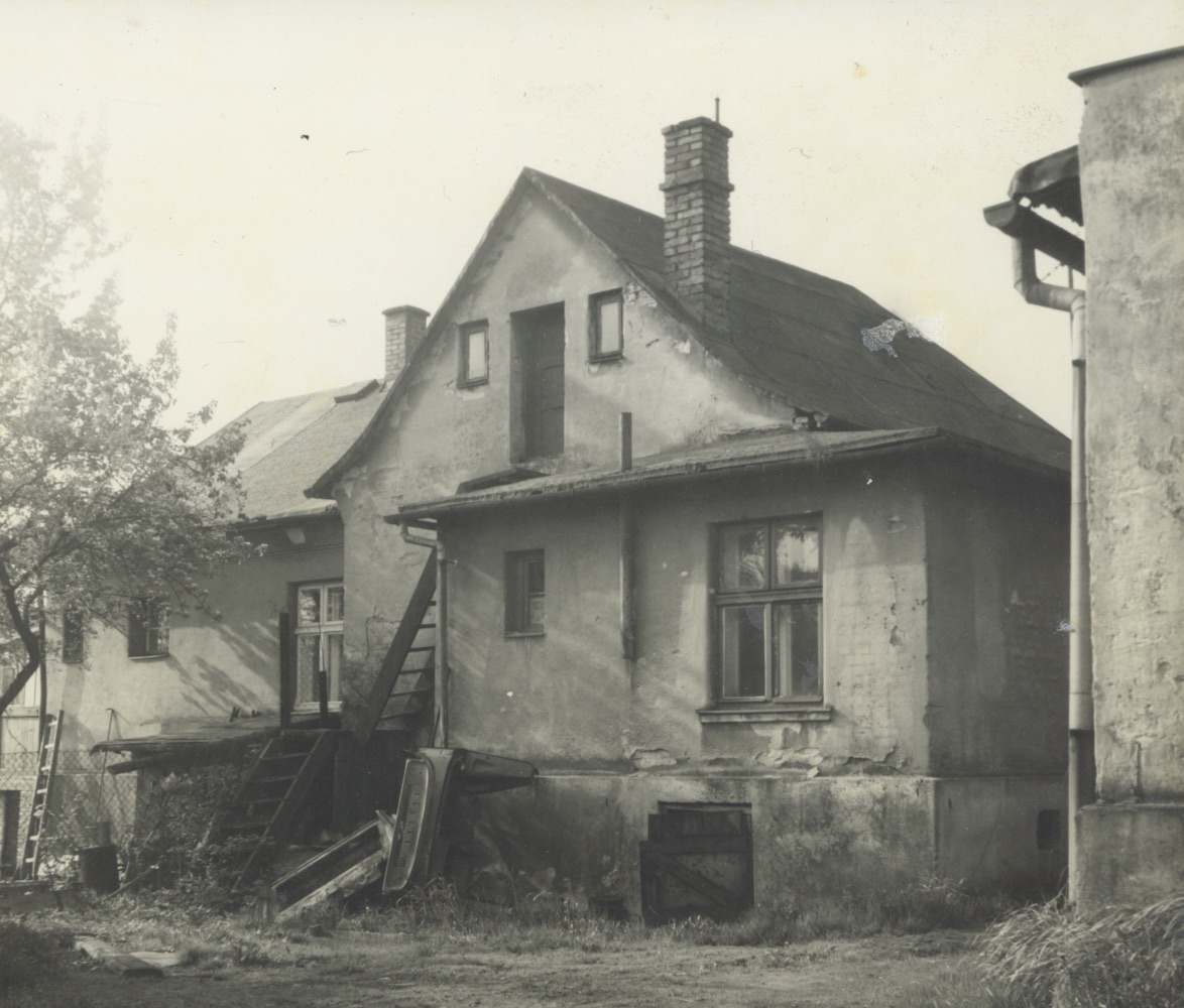 Dům čp. 239 postavený jako částečná přístavba k domu čp. 1242, včetně zámečnických dílen v roce 1935