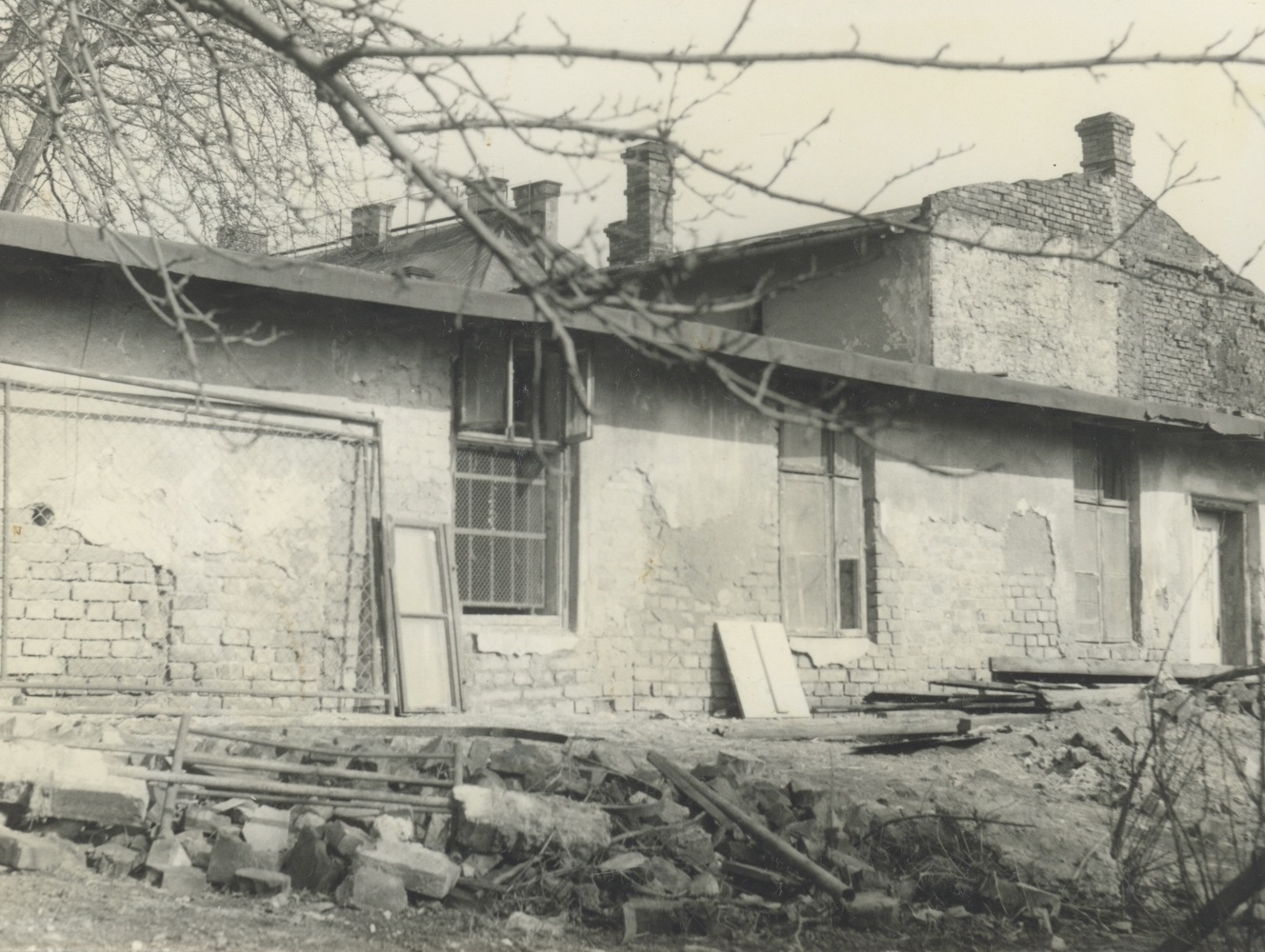 Objekt čp. 330 na parcelním čísle 343 (fotografie z dubna 1976)