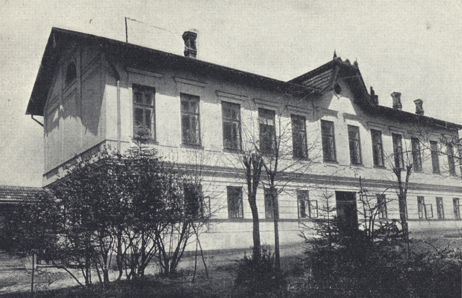 Klášterní dívčí škola na Jindřišce (foto z publikace Paweł Hulka-Laskowski: Śląsk za Olzą. Katowice 1938)