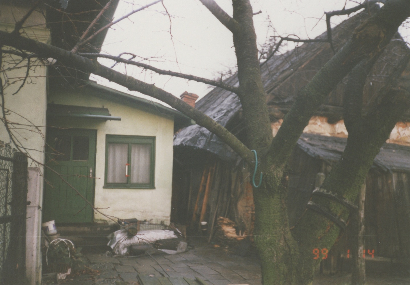 Dům čp. 444 na fotografii z roku 1998