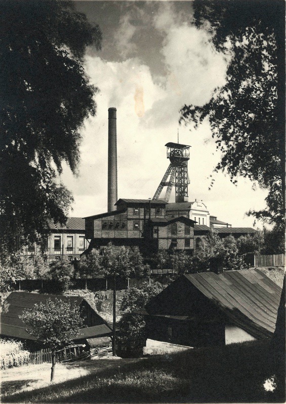 Jáma Františka a v popředí dům čp. 468