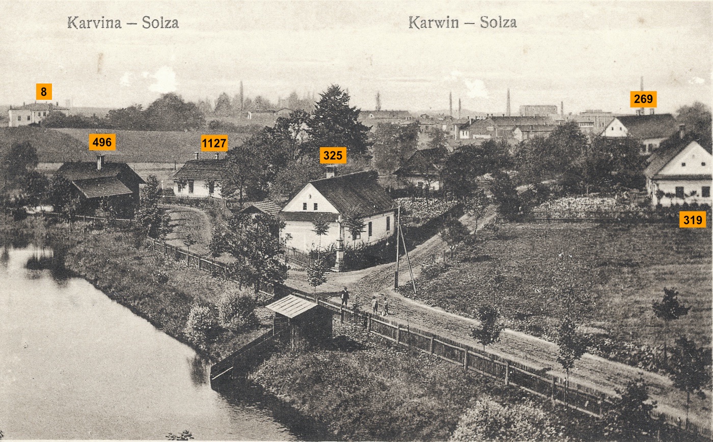 Vlevo na obzoru dům čp. 8, pod ním s tmavou střechou dům čp. 496, naproti dům čp. 1127. Uprostřed snímku dům čp. 325, vpravo v popředí dům čp. 319, za ním pak dům čp. 269. (Identifikace: Jan Polakovič)