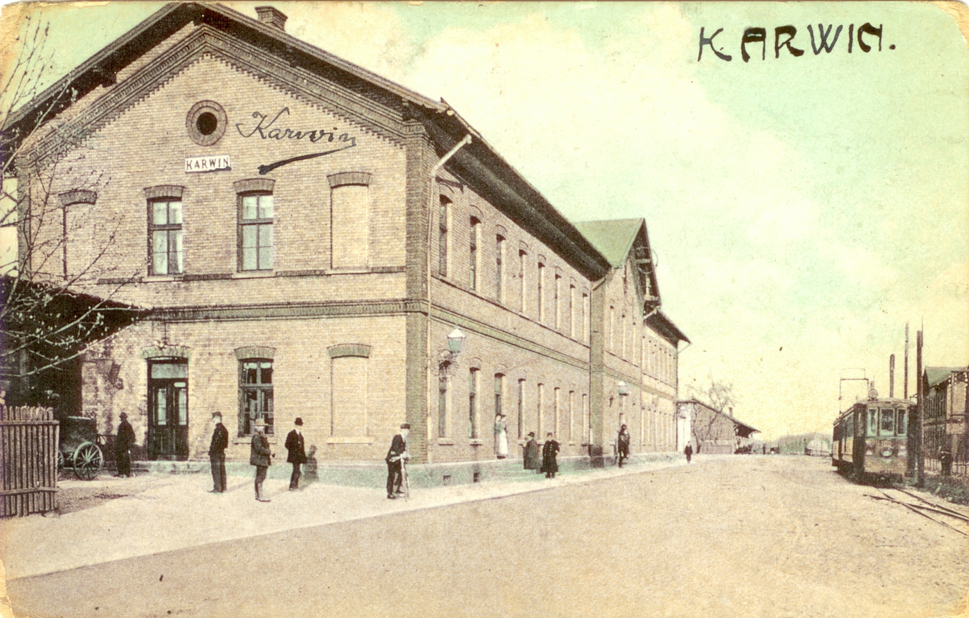 Hlavní nádraží Košicko-bohumínské dráhy v Karvinné na dobové pohlednici