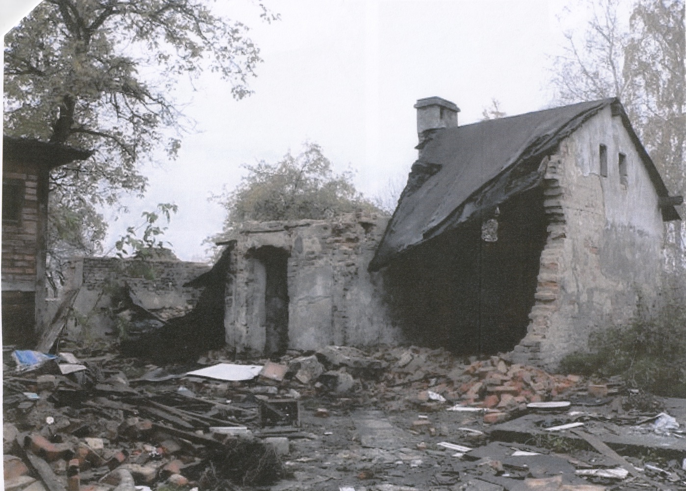 Hospodářská část domu čp. 553 před závěrečnou demolicí v roce 2008