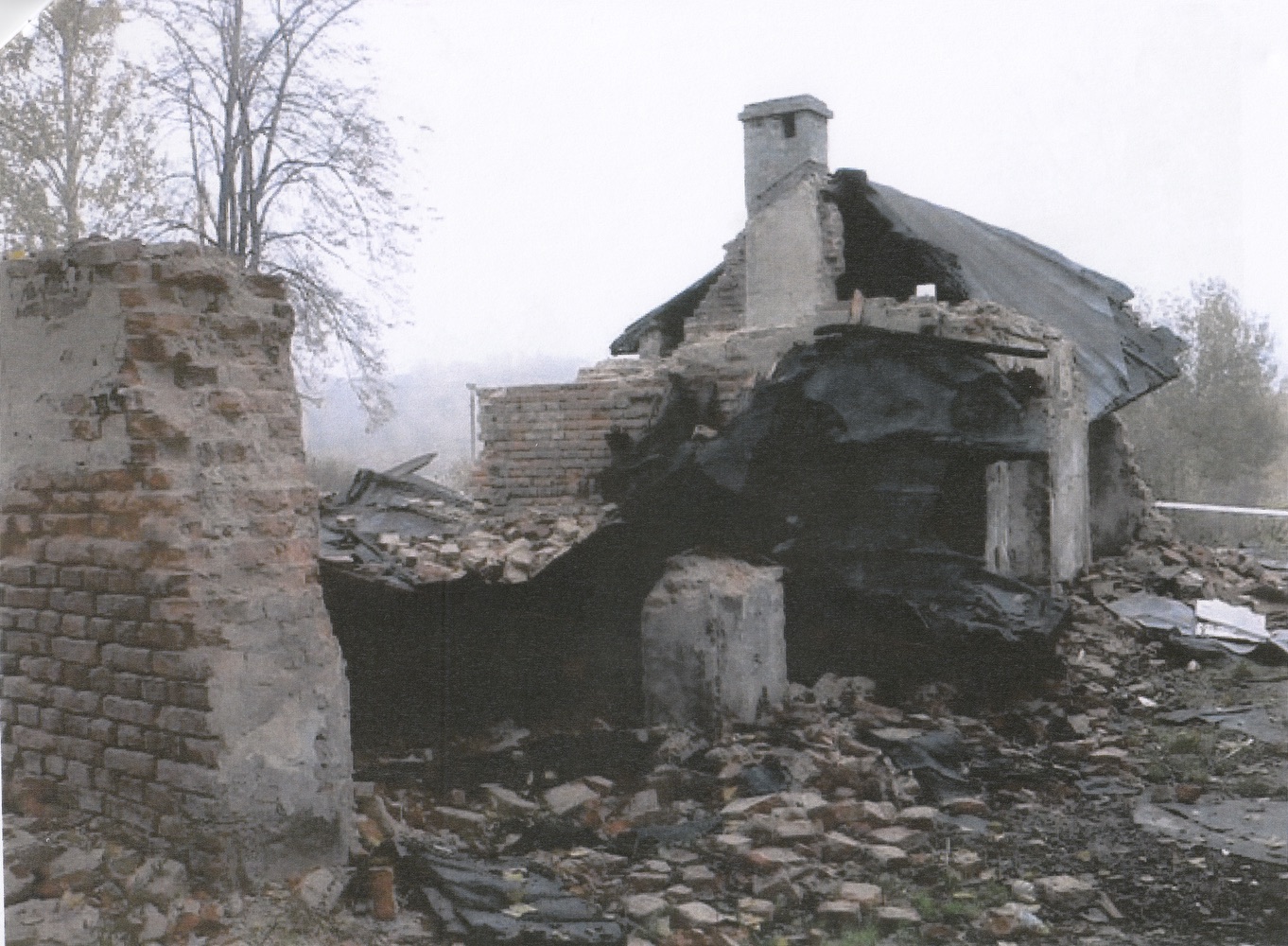 Hospodářská část domu čp. 553 před závěrečnou demolicí v roce 2008