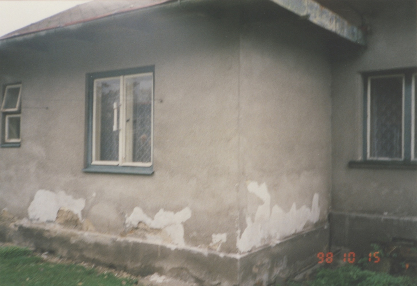 Fotografie z roku 1998 dokumentující stav domu čp. 687