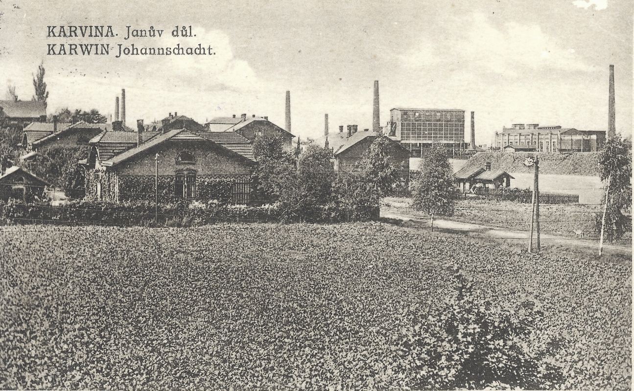 Pohlednice se záběrem na Úřednickou osadu (zleva domy čp. 529, 690, 691 (v popředí), 1000 a 1106). V pozadí Koksovna u dolu Jan