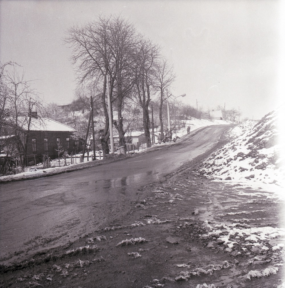 Ulice Doubravská (Bezručova). Vlevo dům čp. 768.